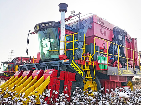 mg冰球突破豪华版4MZD-4A型自走式圆捆打包棉花收获机